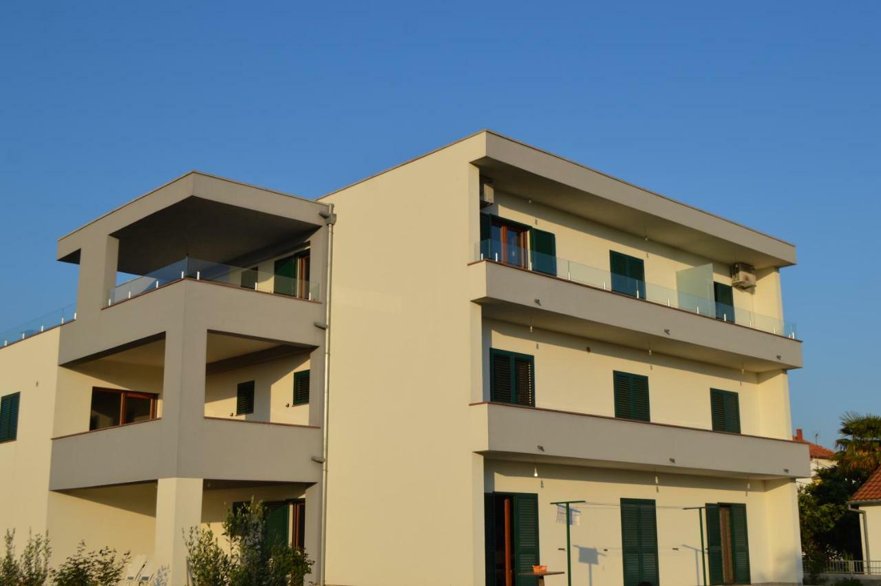 Apartmani Mila Sukošan Kültér fotó