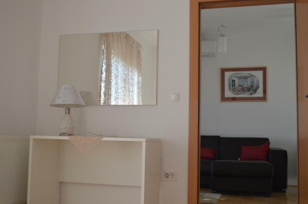 Apartmani Mila Sukošan Kültér fotó