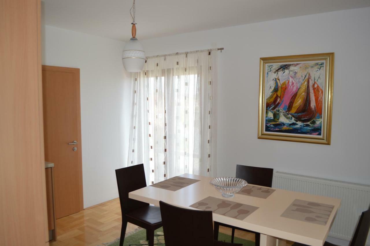 Apartmani Mila Sukošan Kültér fotó