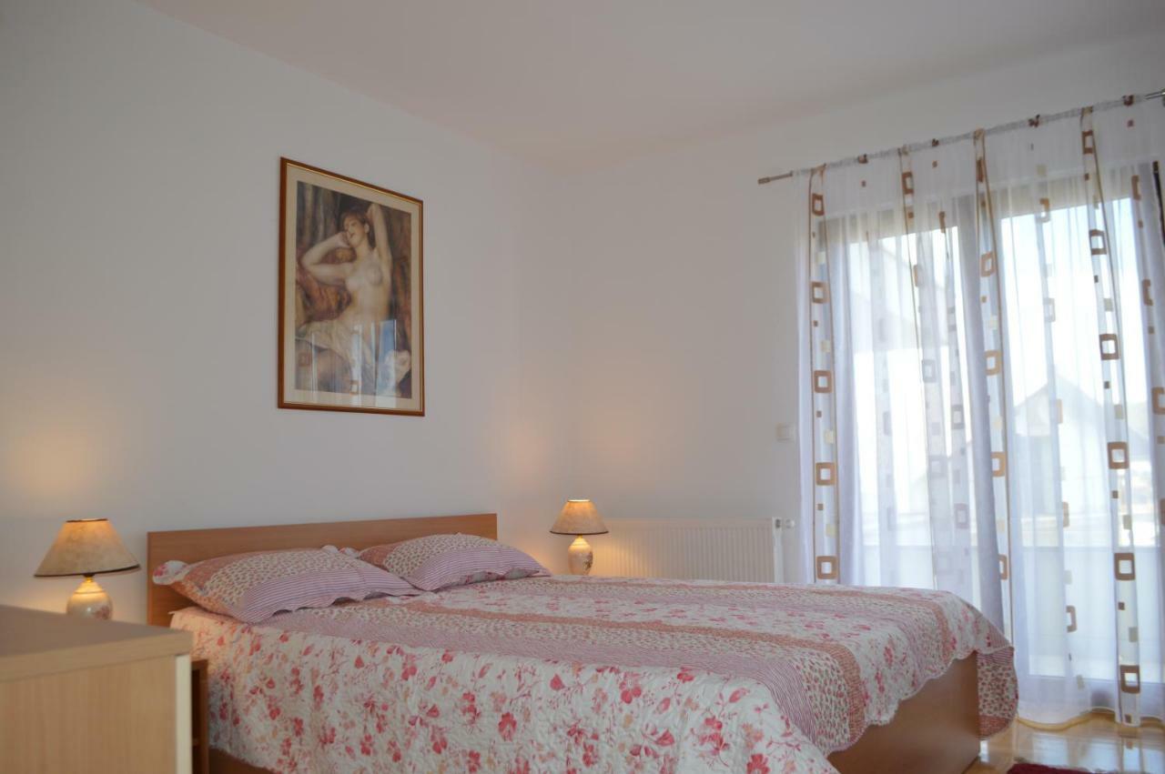 Apartmani Mila Sukošan Kültér fotó