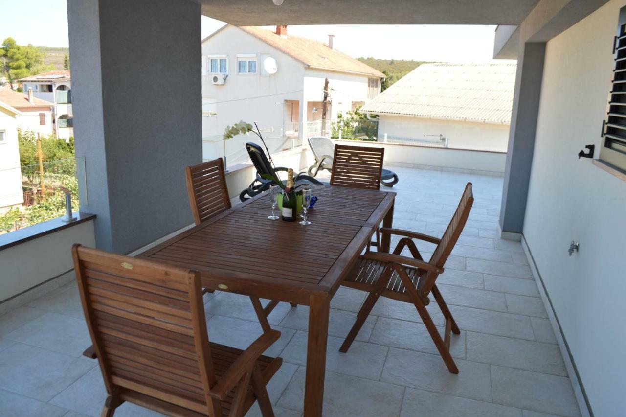 Apartmani Mila Sukošan Kültér fotó